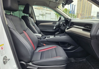 Подержанный автомобиль Haval F7 2022 года (11 фото)