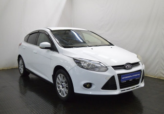 Подержанный автомобиль Ford Focus Hatchback 2013 года (3 фото)