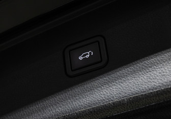 Подержанный автомобиль Changan CS95 2024 года (28 фото)