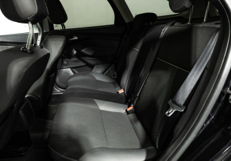 Подержанный автомобиль Ford Focus Wagon 2012 года (10 фото)