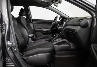 Подержанный автомобиль Kia Rio Hatchback 2017 года (18 фото)