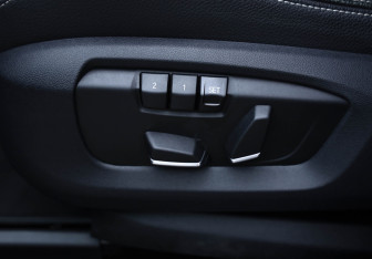 Подержанный автомобиль BMW X6 2018 года (21 фото)