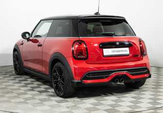 Подержанный автомобиль MINI Hatch 2021 года (7 фото)