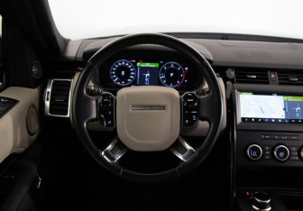 Подержанный автомобиль Land Rover Discovery 2018 года (10 фото)