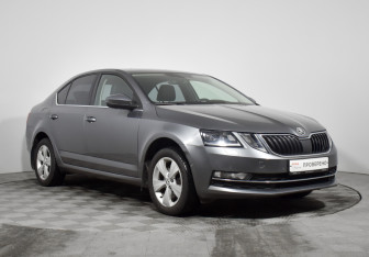 Подержанный автомобиль Skoda Octavia Liftback 2017 года (3 фото)