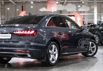 Подержанный автомобиль Audi A4 Sedan 2020 года (7 фото)