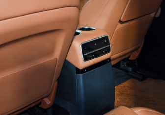 Подержанный автомобиль LiXiang L9 2023 года (13 фото)