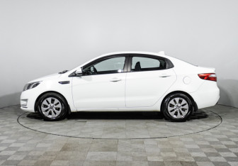 Подержанный автомобиль Kia Rio Sedan 2013 года (8 фото)