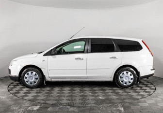 Подержанный автомобиль Ford Focus Wagon 2007 года (8 фото)