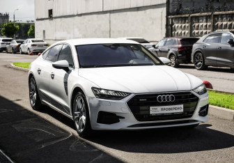 Подержанный автомобиль Audi A7 2021 года (5 фото)