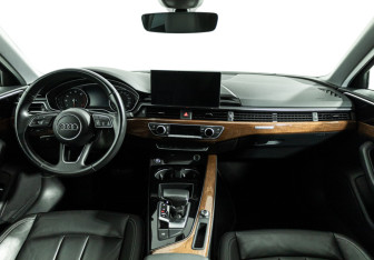Подержанный автомобиль Audi A4 Sedan 2020 года (13 фото)