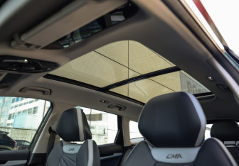 Подержанный автомобиль Geely Atlas 2024 года (28 фото)