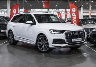 Подержанный автомобиль Audi Q7 2021 года (5 фото)