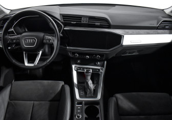 Подержанный автомобиль Audi Q3 Sportback 2020 года (16 фото)