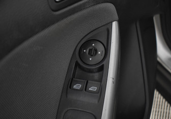 Подержанный автомобиль Ford Focus Sedan 2011 года (16 фото)