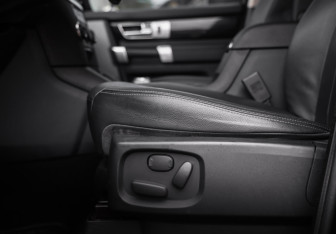 Подержанный автомобиль Land Rover Discovery 2014 года (24 фото)