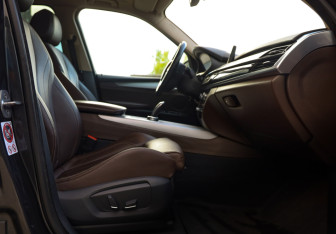 Подержанный автомобиль BMW X5 2016 года (26 фото)