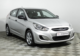 Подержанный автомобиль Hyundai Solaris Hatchback 2014 года (3 фото)