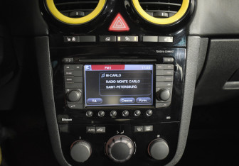 Подержанный автомобиль Opel Corsa 2012 года (17 фото)