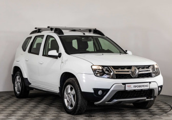 Подержанный автомобиль Renault Duster 2018 года (3 фото)