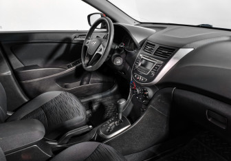 Подержанный автомобиль Hyundai Solaris Hatchback 2016 года (13 фото)