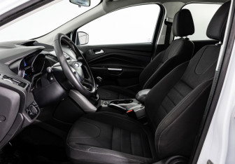 Подержанный автомобиль Ford Kuga 2013 года (15 фото)