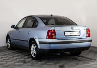 Подержанный автомобиль Volkswagen Passat Sedan 1998 года (7 фото)