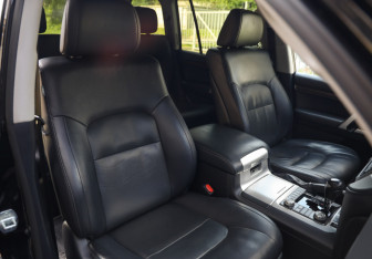 Подержанный автомобиль Toyota Land Cruiser Suv 2016 года (24 фото)