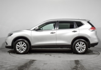 Подержанный автомобиль Nissan X-Trail 2017 года (8 фото)