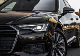 Подержанный автомобиль Audi A6 Sedan 2021 года (2 фото)