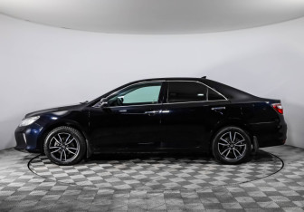 Подержанный автомобиль Toyota Camry Sedan 2016 года (8 фото)
