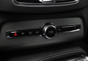 Подержанный автомобиль Volvo XC90 2015 года (25 фото)