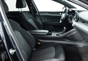 Подержанный автомобиль Kia K5 2020 года (15 фото)