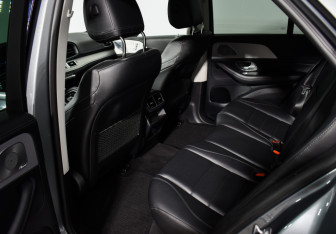 Подержанный автомобиль Mercedes-Benz GLE 2019 года (12 фото)