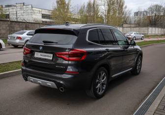 Подержанный автомобиль BMW X3 2020 года (4 фото)