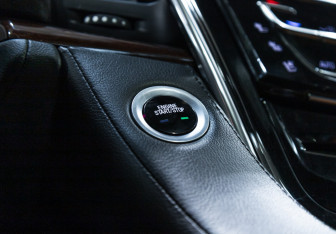 Подержанный автомобиль Cadillac Escalade Suv 2015 года (28 фото)