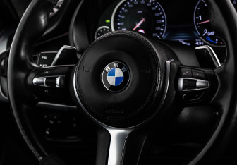 Подержанный автомобиль BMW X5 2016 года (13 фото)