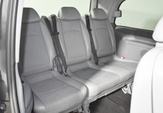 Подержанный автомобиль Mercedes-Benz Viano 2007 года (11 фото)
