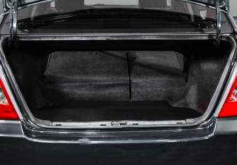 Подержанный автомобиль Toyota Corolla Sedan 2006 года (26 фото)