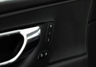 Подержанный автомобиль Volvo XC60 2018 года (16 фото)