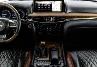 Подержанный автомобиль Lexus LX 2016 года (16 фото)