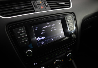 Подержанный автомобиль Skoda Octavia Liftback 2014 года (14 фото)