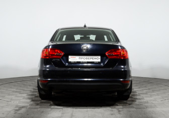Подержанный автомобиль Volkswagen Jetta Sedan 2013 года (6 фото)
