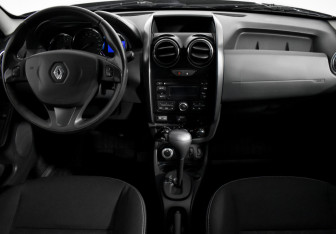 Подержанный автомобиль Renault Duster 2016 года (14 фото)