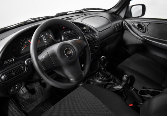 Подержанный автомобиль Chevrolet Niva 2011 года (9 фото)