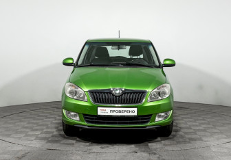 Подержанный автомобиль Skoda Fabia Hatchback 2012 года (2 фото)