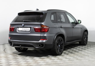 Подержанный автомобиль BMW X5 2012 года (5 фото)
