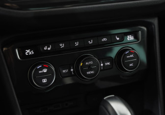 Подержанный автомобиль Volkswagen Tiguan 2019 года (16 фото)