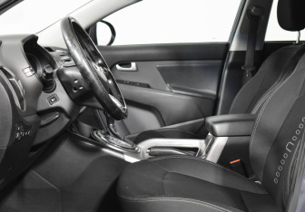 Подержанный автомобиль Kia Sportage 2014 года (10 фото)