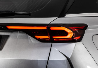 Подержанный автомобиль FAW Bestune T77 2023 года (11 фото)